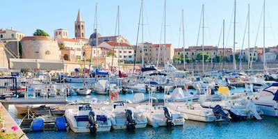Alghero, una vacanza in barca perfetta tra storia e natura